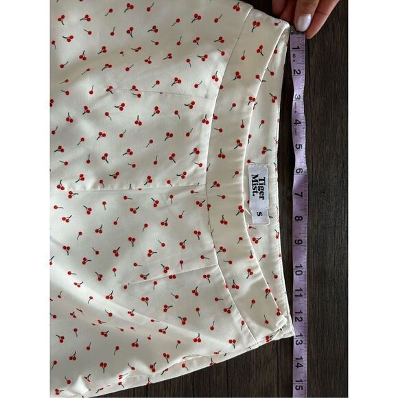 Tiger Mist White Cherry All Over Novelty Print Pants Size S Cropped Ruffle - Picture 11 of 13